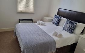 Stunning 2 Bed/2 Bath Flat In Waterloo, London